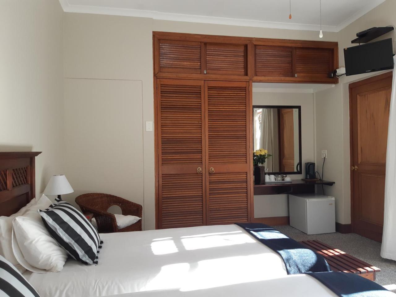 Be My Guest Lodge Bloubergstrand Luaran gambar