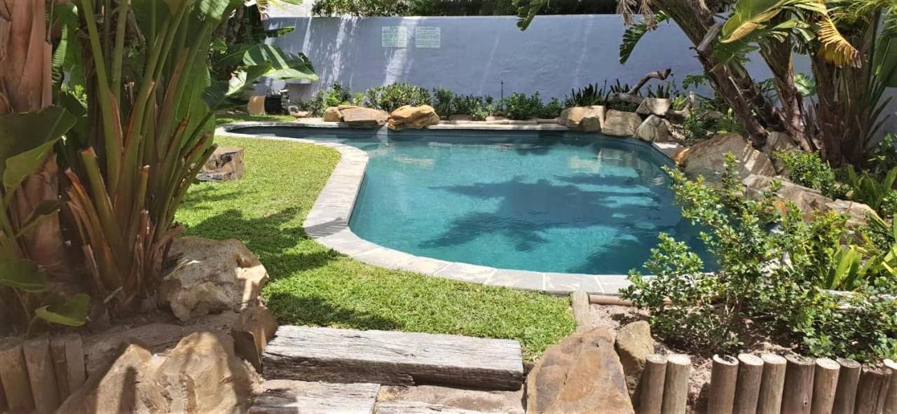 Be My Guest Lodge Bloubergstrand Luaran gambar